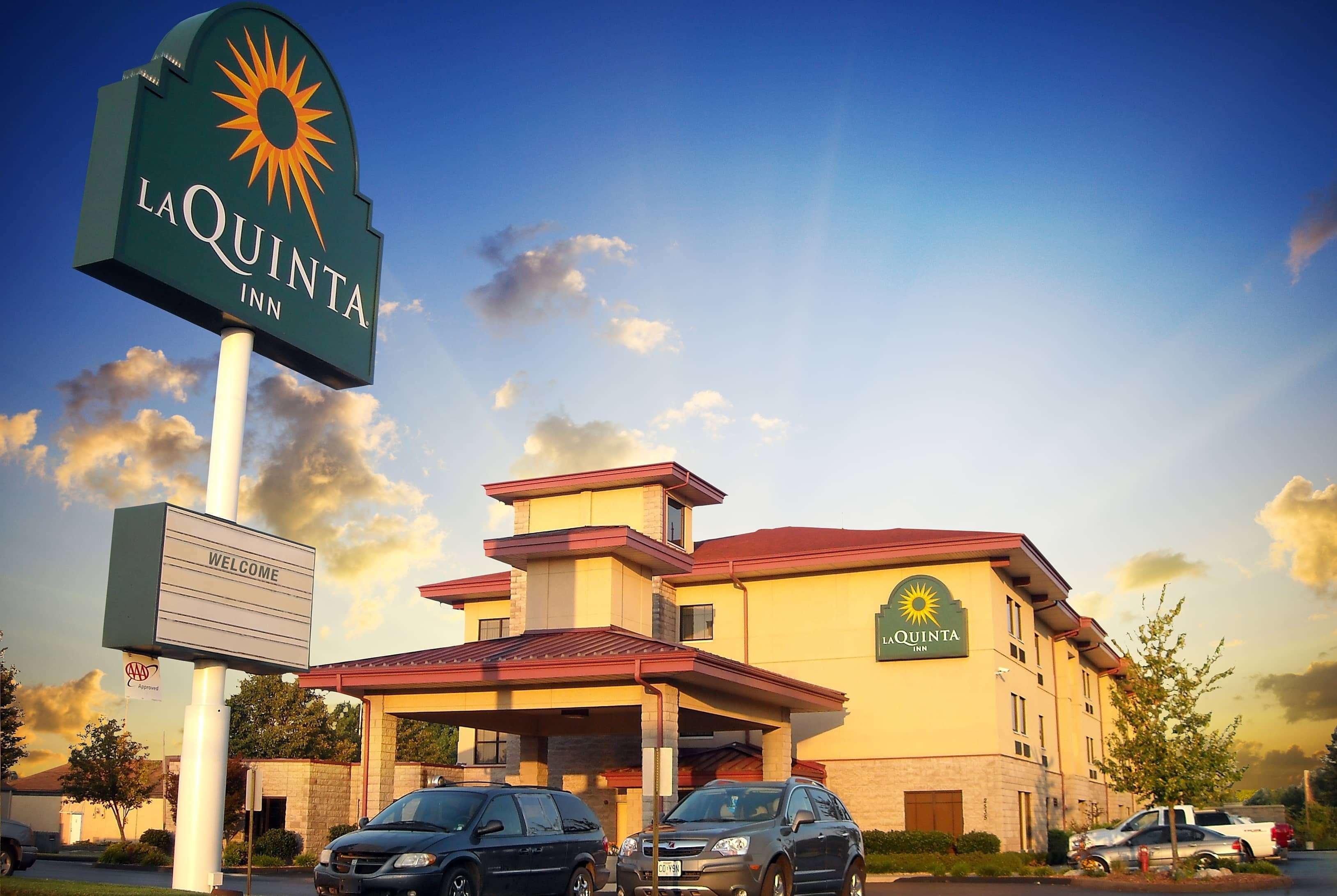 Отель La Quinta By Wyndham Springfield South Экстерьер фото